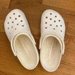 White women's 8 Crocs